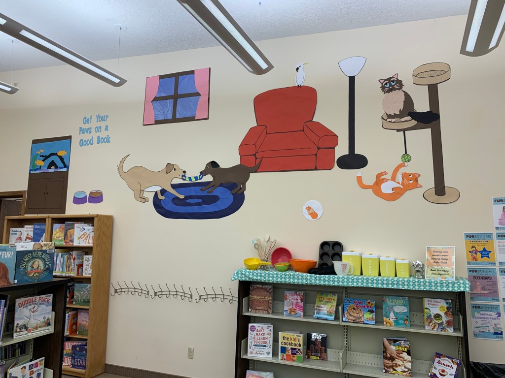 Large-scale wall display for Summer Reading theme Furbonnais